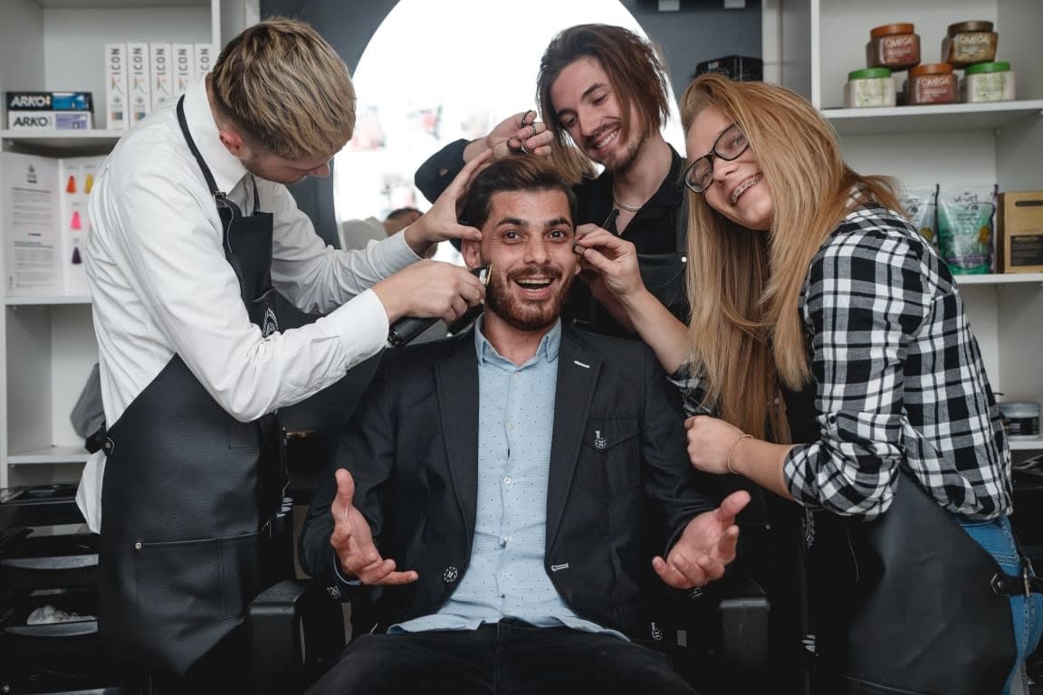 How to Choose the Right Hairstyle for Your Face Shape